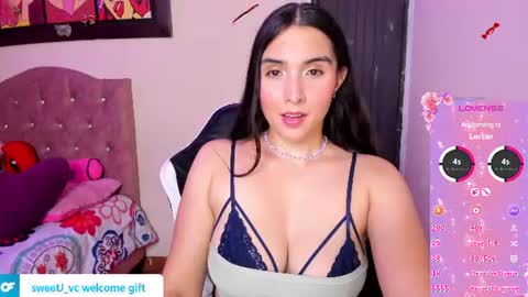 Snapshot of violetalee chatting on June 2026 05:12:01 AM Jimena online show from June 2026 05:12:01 AM