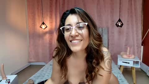Snapshot of violetascott_ chatting on January 2025 09:47:02 PM VIOLETA online show from January 2025 09:47:02 PM