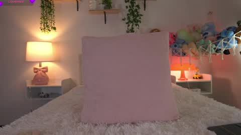 violeth___ online show from May 2026 12:44:02 PM
