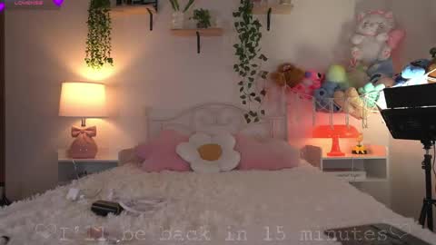 violeth___ online show from May 2026 12:33:01 PM