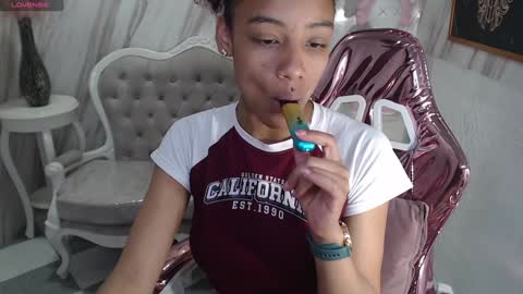 violeth_b online show from January 2025 03:44:01 PM