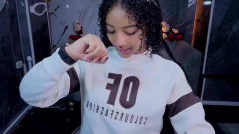 violeth_b online show from May 2026 01:05:02 PM