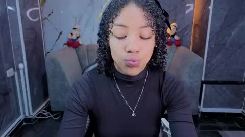 violeth_b online show from May 2026 12:54:02 PM