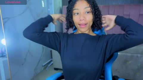 Snapshot of violeth_b chatting on June 2026 01:03:02 PM violeth_b online show from June 2026 01:03:02 PM