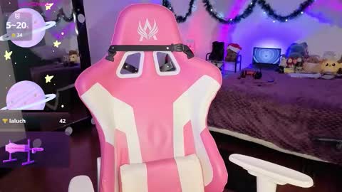   online show from December 2025 09:44:01 PM