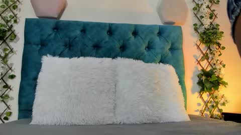 Snapshot of violett__rousee chatting on October 2025 02:23:02 PM violett rousee online show from October 2025 02:23:02 PM