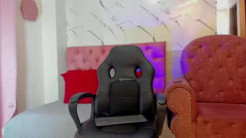 Snapshot of violett__rousee chatting on December 2025 03:30:02 PM violett rousee online show from December 2025 03:30:02 PM