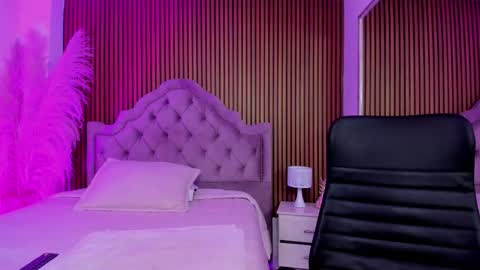 violett_hott_ online show from March 2026 12:56:02 PM