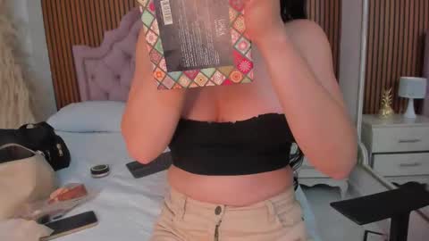 violett_hott_ online show from March 2026 12:05:03 PM