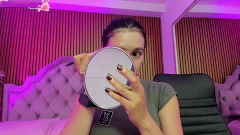 violett_hott_ online show from March 2026 12:27:02 PM