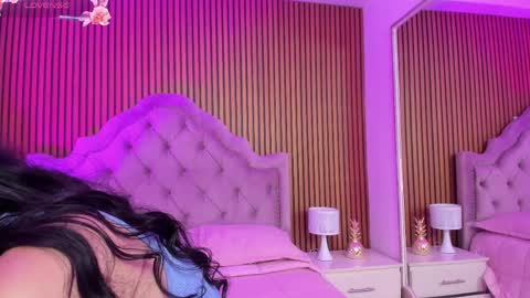 violett_hott_ online show from April 2026 12:28:01 PM