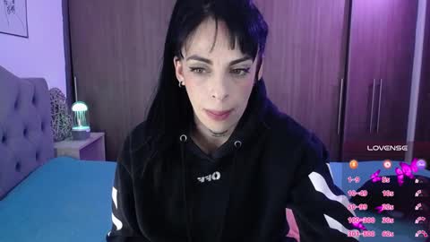 Snapshot of violett_hottie chatting on February 2026 06:51:01 AM violett Independent model online show from February 2026 06:51:01 AM