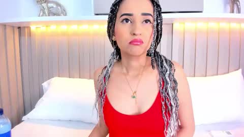 Violett  online show from November 2025 08:30:01 PM