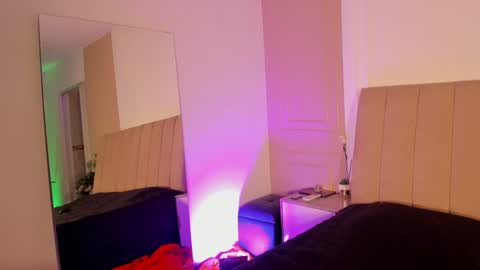Snapshot of violetta_bold chatting on May 2026 11:40:01 AM violetta_bold online show from May 2026 11:40:01 AM