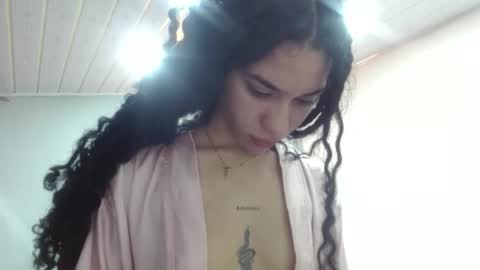 Snapshot of violetta_dreams chatting on October 2025 10:27:02 AM violetta_dreams online show from October 2025 10:27:02 AM