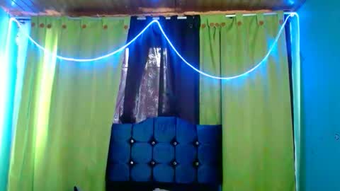 Snapshot of violetta_dreams chatting on December 2025 04:36:01 PM violetta_dreams online show from December 2025 04:36:01 PM