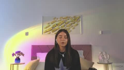 Snapshot of violetta_finch chatting on June 2026 10:32:02 AM violetta_finch online show from June 2026 10:32:02 AM