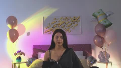Snapshot of violetta_finch chatting on June 2026 10:29:02 AM violetta_finch online show from June 2026 10:29:02 AM