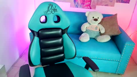 Violeta online show from July 2026 06:01:02 PM