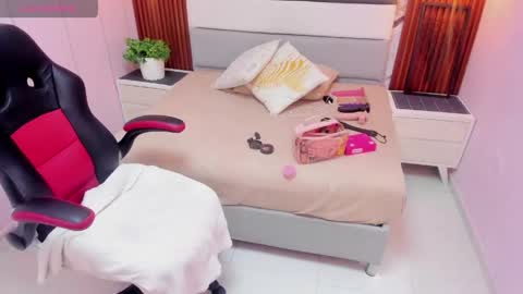 VIOLETTA online show from May 2026 01:10:02 PM
