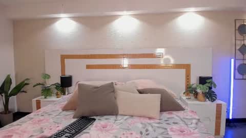 Violettaa online show from July 2026 03:34:01 AM