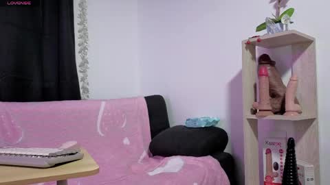 Snapshot of violettaarojass chatting on April 2026 09:58:02 AM violettaarojass online show from April 2026 09:58:02 AM