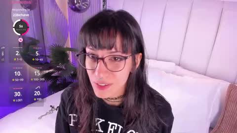 violettacolinss online show from May 2026 11:40:01 AM