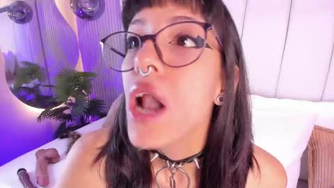 violettacolinss online show from May 2026 11:39:01 AM