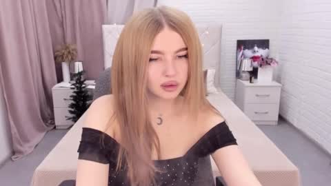 ViolettaOtis online show from January 2025 11:33:01 AM