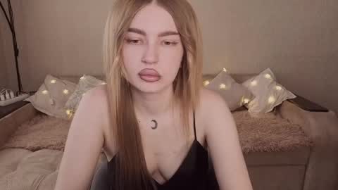 ViolettaOtis online show from April 2026 02:00:02 PM