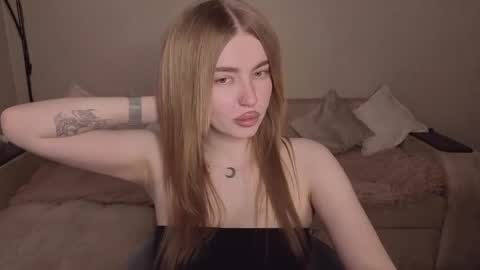 ViolettaOtis online show from May 2026 03:17:01 PM