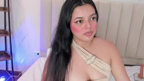 Snapshot of violettarousee chatting on May 2026 01:57:16 AM violettarousee online show from May 2026 01:57:16 AM