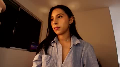 Violetta....Follow me in Twitter... online show from September 2025 11:26:01 AM