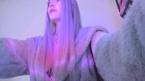 Snapshot of violettbones chatting on December 2024 04:43:01 AM Violett online show from December 2024 04:43:01 AM