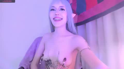 Snapshot of violettbones chatting on February 2025 04:47:01 AM Violett online show from February 2025 04:47:01 AM