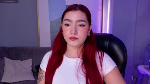 Snapshot of violettcastel chatting on January 2026 07:05:02 PM Violett Castel online show from January 2026 07:05:02 PM