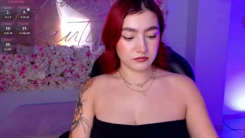 Snapshot of violettcastel chatting on February 2026 08:34:01 PM Violett Castel online show from February 2026 08:34:01 PM