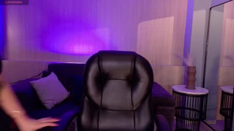 Snapshot of violettcastel chatting on February 2026 07:43:01 PM Violett Castel online show from February 2026 07:43:01 PM