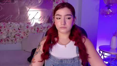 Snapshot of violettcastel chatting on February 2026 04:03:02 PM Violett Castel online show from February 2026 04:03:02 PM