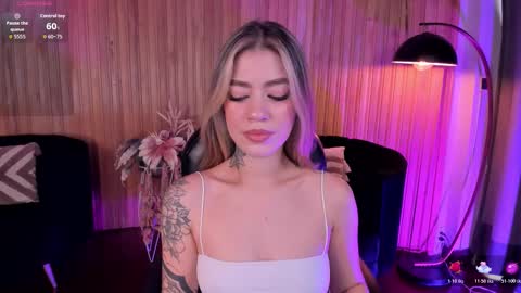 Violett  online show from November 2025 08:08:02 PM