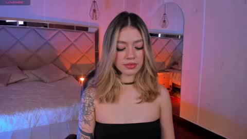 Violett  online show from January 2026 06:45:01 PM