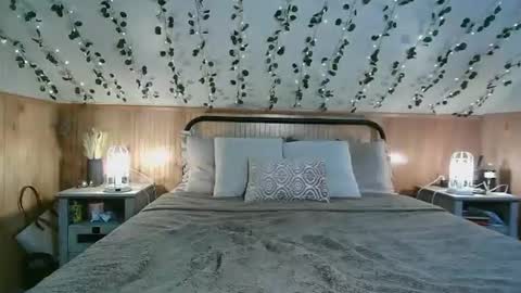 violet styles online show from March 2026 02:01:02 PM