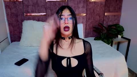 viollettebylyly online show from October 2025 12:15:01 PM