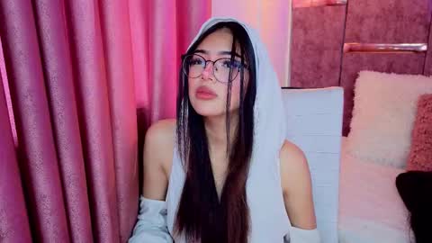 viollettebylyly online show from October 2025 12:26:01 PM