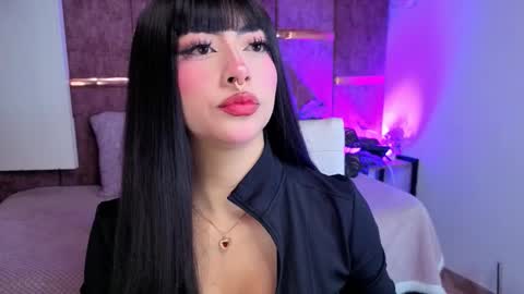 viollettebylyly online show from November 2025 12:29:02 PM