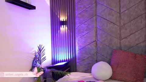 viollettebylyly online show from July 2026 12:40:01 PM