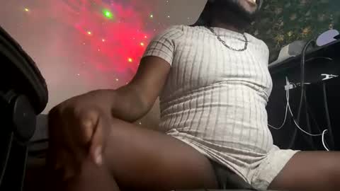 Elle Hood online show from November 2025 03:06:02 AM