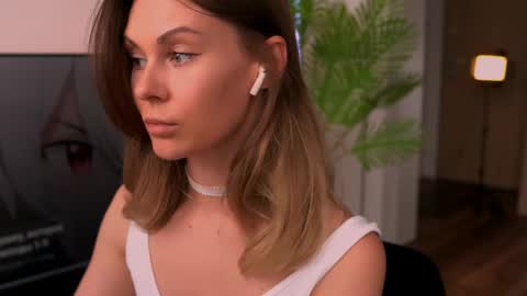 Snapshot of virtual_muse_bc chatting on September 2025 08:03:01 AM virtual_muse_bc online show from September 2025 08:03:01 AM