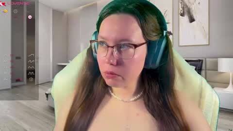 Victoria Romans online show from October 2025 02:18:02 PM