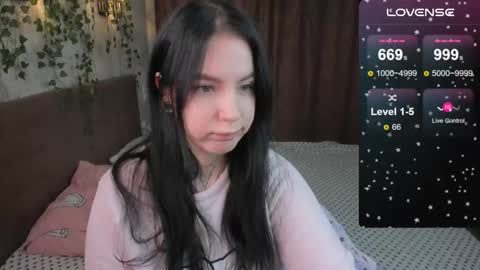 Snapshot of vivi__squirrel chatting on March 2025 02:46:02 AM Vivi online show from March 2025 02:46:02 AM